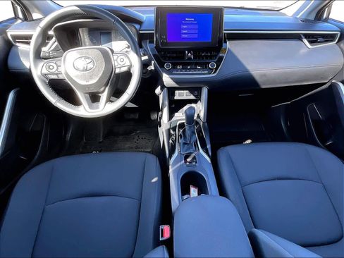 Used 2024 Toyota Corolla Cross LE w/ Moonroof Package image 21