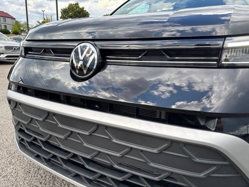Certified 2025 Volkswagen Taos S FWD image 11