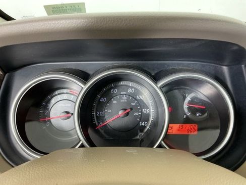 Used 2011 Nissan Versa SL image 16