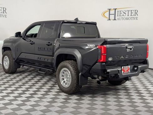 Used 2025 Toyota Tacoma TRD Off-Road w/ TRD Off Road Premium Package AWD/4WD image 5