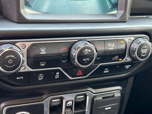 Used 2022 Jeep Gladiator Overland w/ Popular Equipment Package image 22