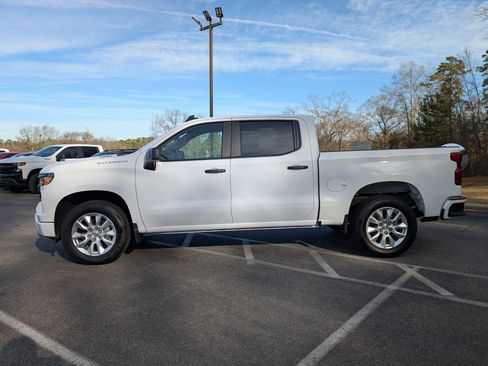 Used 2025 Chevrolet Silverado 1500 Custom image 6