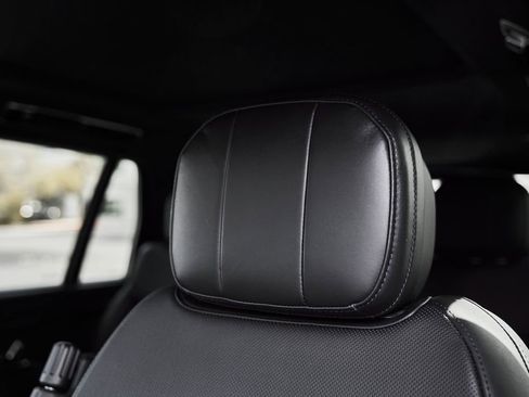 Used 2025 Land Rover Range Rover Long Wheelbase SE image 44