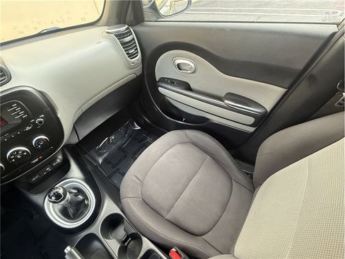 Used 2015 Kia Soul image 10