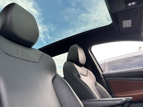 Used 2021 Volkswagen ID.4 Pro S w/ ID.4 Protection Package image 27