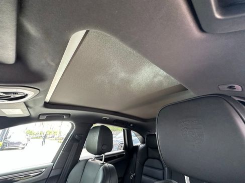 Certified 2024 Porsche Macan AWD/4WD image 25