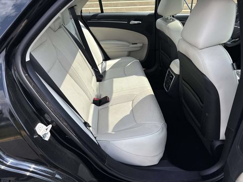 Used 2021 Chrysler 300 Touring L RWD image 11