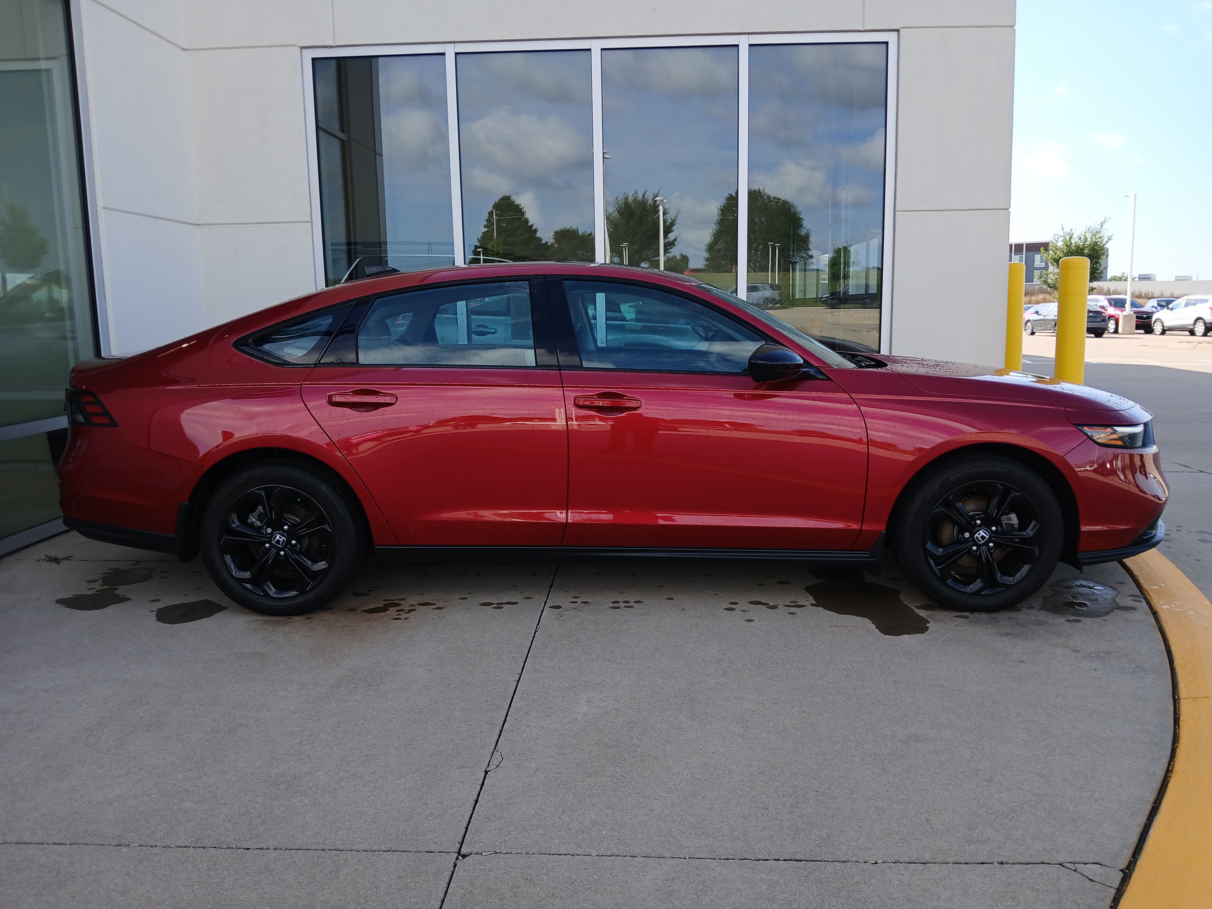 Used 2025 Honda Accord SE image 6