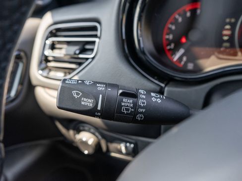 Used 2025 Dodge Durango R/T AWD/4WD image 26