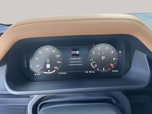 New 2024 Land Rover Defender 90 V8 image 9