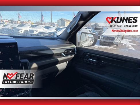 Used 2025 GMC Yukon AT4 w/ AT4 Premium Package image 34