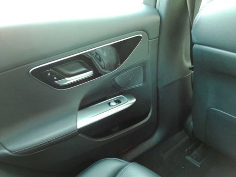 Used 2023 Mercedes-Benz C 300 Sedan image 32