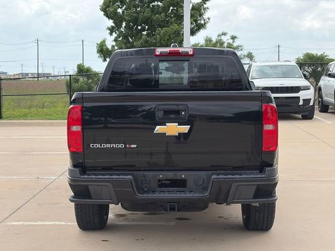 Used 2018 Chevrolet Colorado Z71 AWD/4WD image 8
