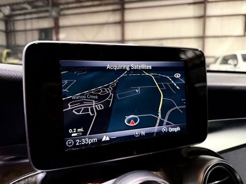 Used 2018 Mercedes-Benz GLC 300 image 33