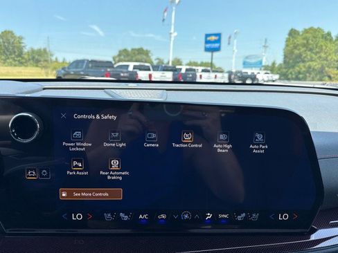 New 2027 Chevrolet Traverse RS FWD image 29