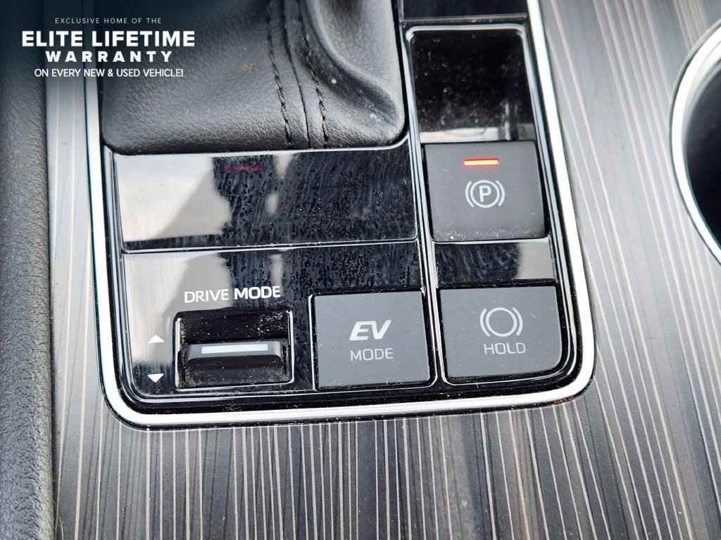 Used 2024 Toyota Sienna Platinum FWD image 21