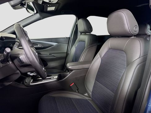 Used 2025 Buick Envista Preferred w/ Convenience I Package image 22