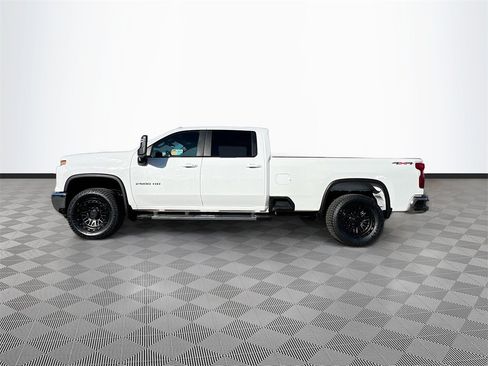Used 2024 Chevrolet Silverado 2500 LT image 4