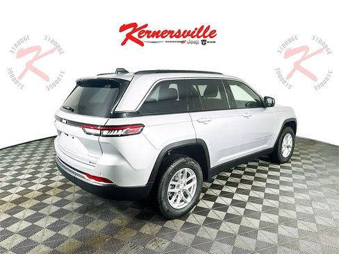 New 2025 Jeep Grand Cherokee Laredo X w/ Luxury Tech Group I image 7