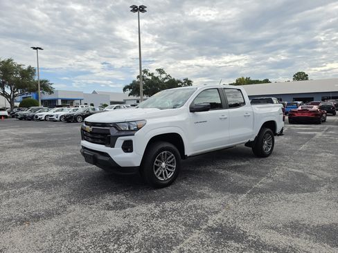 Used 2023 Chevrolet Colorado LT w/ LT Convenience Package II AWD/4WD image 10