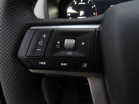 Used 2025 Mitsubishi Outlander SE FWD image 13