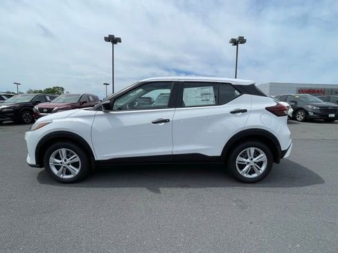 New 2025 Nissan Kicks Play S image 7