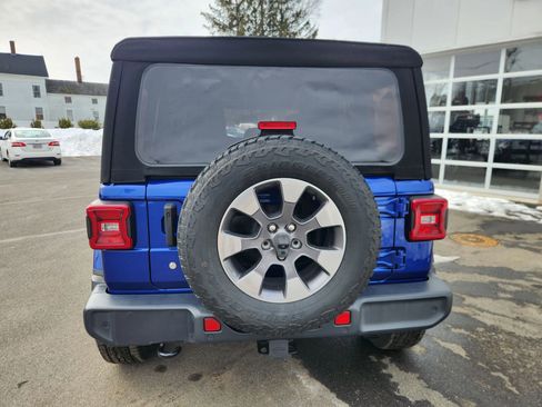 Used 2018 Jeep Wrangler Unlimited Sahara w/ Dual Top Group image 14