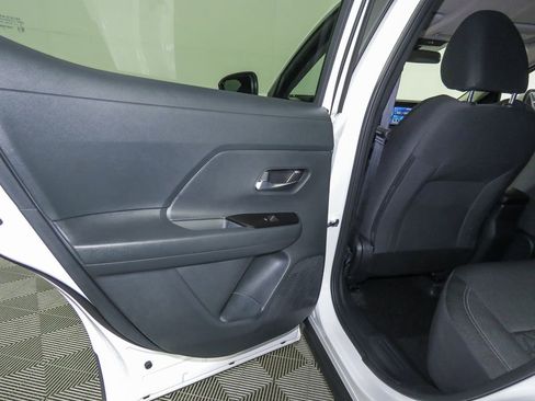 Certified 2025 Nissan Kicks SV image 37