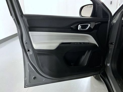 Used 2022 Jeep Compass Limited image 9