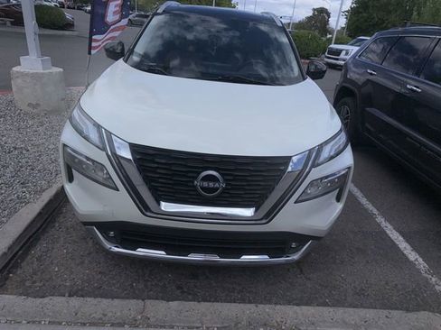 Used 2022 Nissan Rogue Platinum w/ Head-Up Display Package image 4