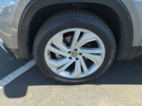 Certified 2022 Volkswagen Atlas SE image 24