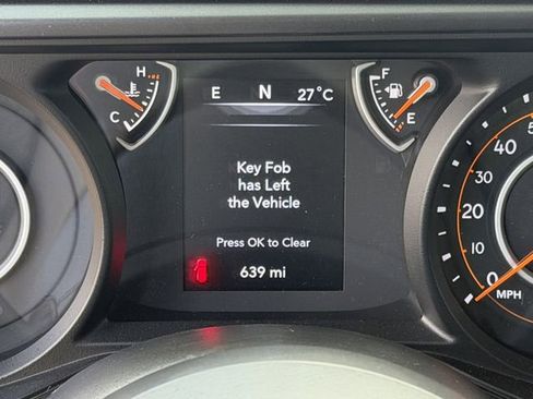 Used 2025 Jeep Wrangler Sport AWD/4WD image 15