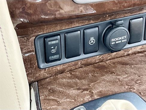 Used 2016 INFINITI QX80 4WD w/ Driver's Assistance Package image 23