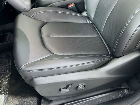 New 2026 Chrysler Voyager LX FWD image 25
