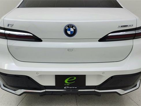 Used 2023 BMW i7 xDrive60 image 11
