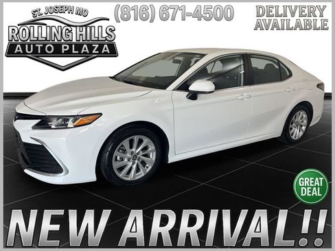 Used 2023 Toyota Camry LE FWD image 1