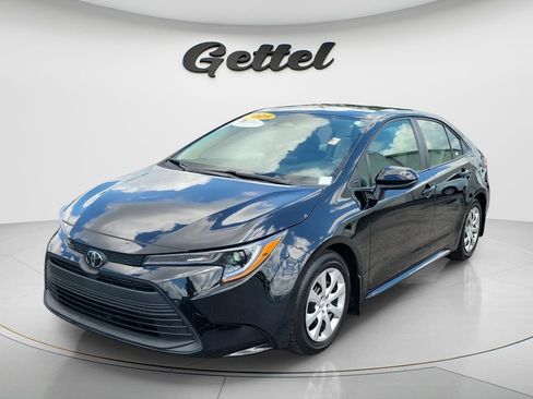 Used 2025 Toyota Corolla LE FWD image 1