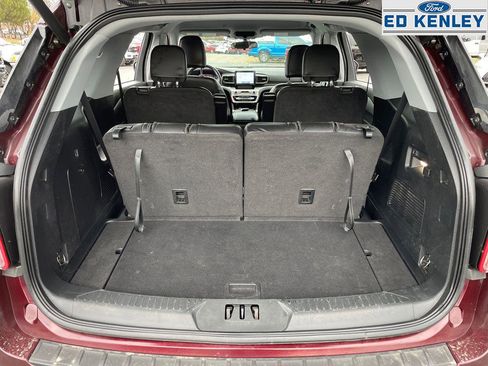 Used 2022 Ford Explorer XLT w/ Equipment Group 202A image 32