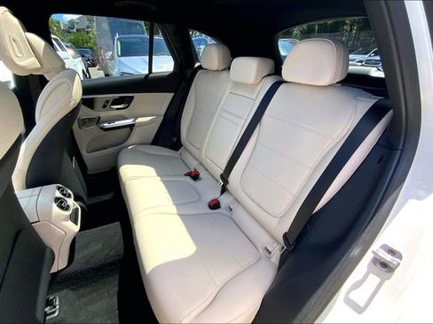 Used 2026 Mercedes-Benz GLC 300 4MATIC image 17