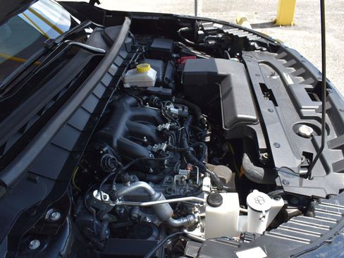 Used 2025 Nissan Pathfinder SL FWD image 18