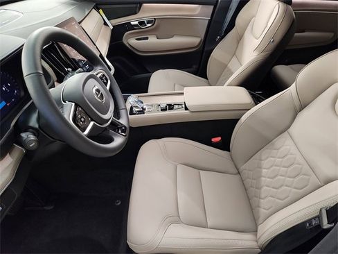 New 2026 Volvo XC90 B6 Plus w/ Protection Package Premier image 14