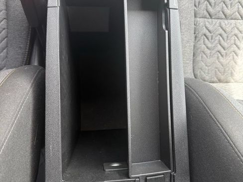 Used 2023 Chevrolet Equinox LT FWD image 41