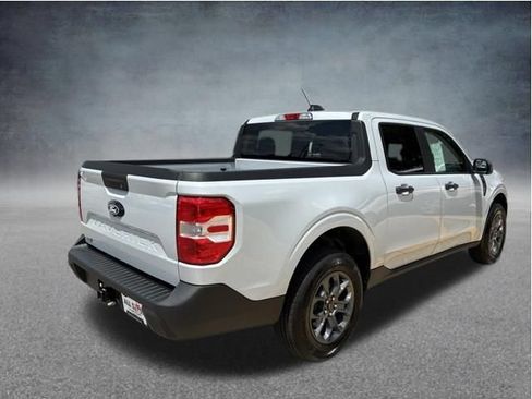 Used 2025 Ford Maverick XLT w/ Equipment Group 302A AWD/4WD image 7