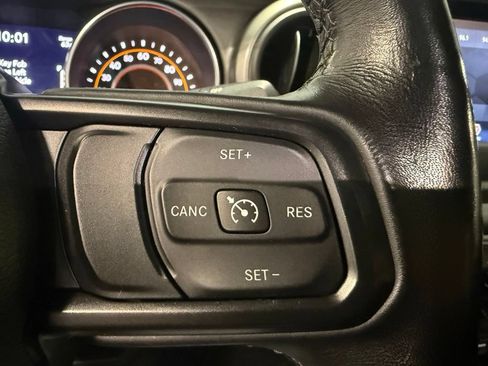 Used 2021 Jeep Gladiator Sport AWD/4WD image 19