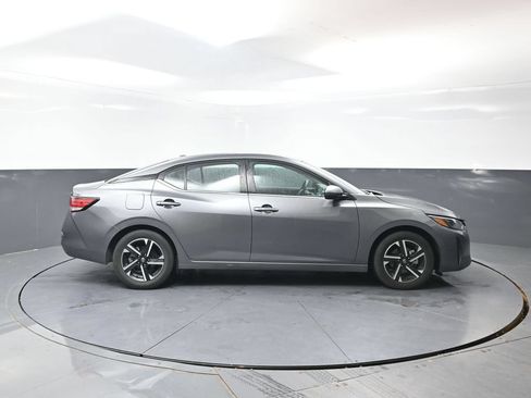 Used 2024 Nissan Sentra SV FWD image 3