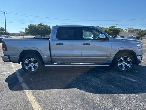 Used 2019 RAM 1500 Laramie AWD/4WD image 4