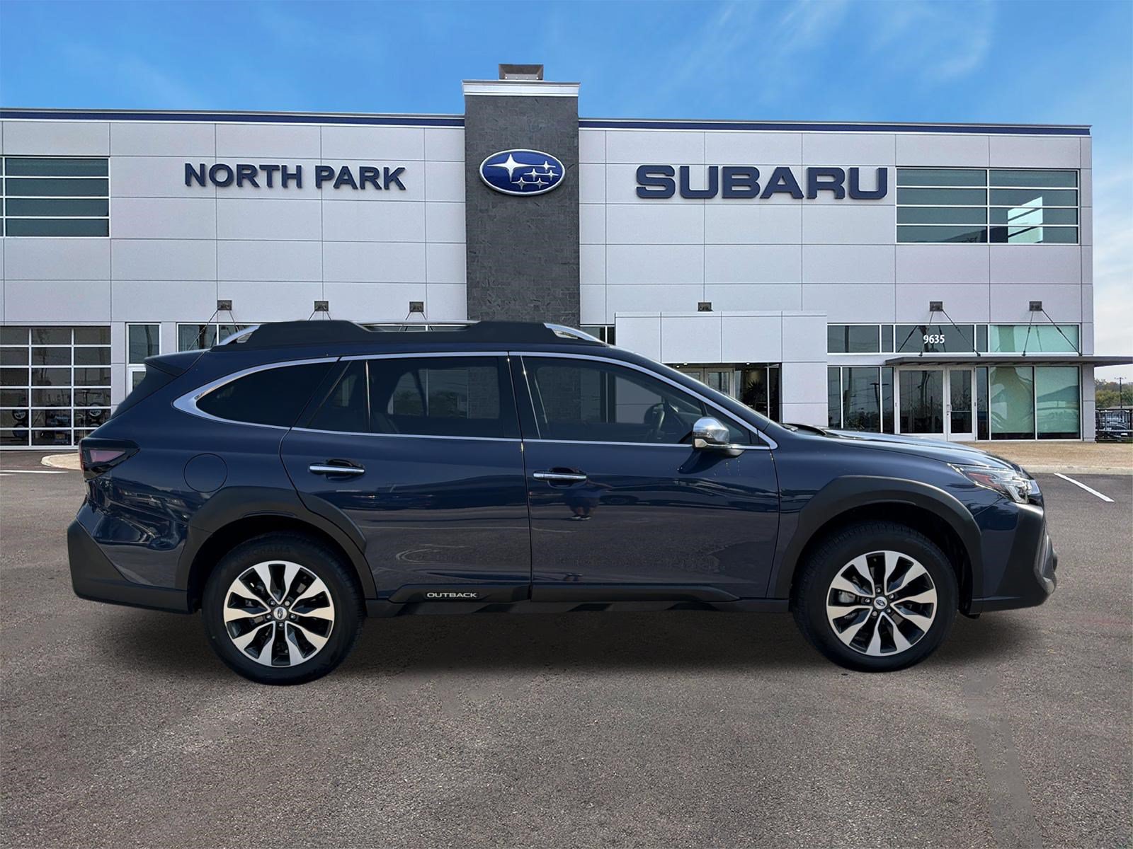 Certified 2025 Subaru Outback Touring XT AWD/4WD image 2