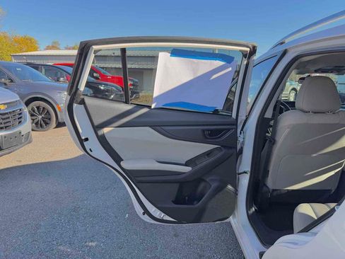 Used 2021 Subaru Impreza 2.0i Premium image 15