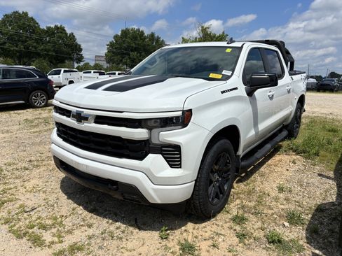 Used 2023 Chevrolet Silverado 1500 RST w/ Rally Edition RWD image 3