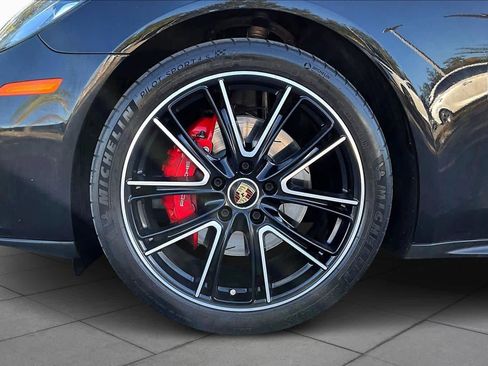 Used 2022 Porsche Panamera 4S w/ Premium Package image 10